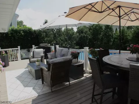 Exterior - 407 Hillside Ave, Springfield, NJ 07081 photo 4 of 10