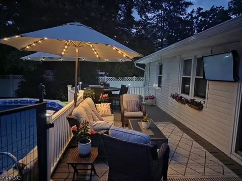 Exterior - 407 Hillside Ave, Springfield, NJ 07081 photo 7 of 10