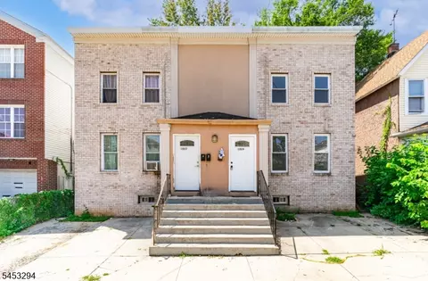 1024 Laura St, Elizabeth, NJ 07201