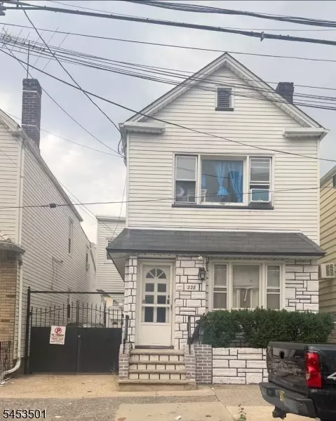 228 Elm St, Newark, NJ 07105