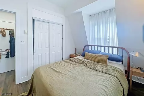 Bedroom - 2 Hillside Ave, Summit, NJ 07901 photo 7 of 9