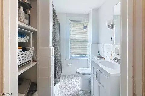 Bath - 2 Hillside Ave, Summit, NJ 07901 photo 4 of 4