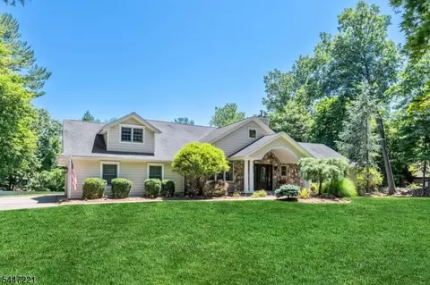 330 Airmount Ave, Ramsey, NJ 07446