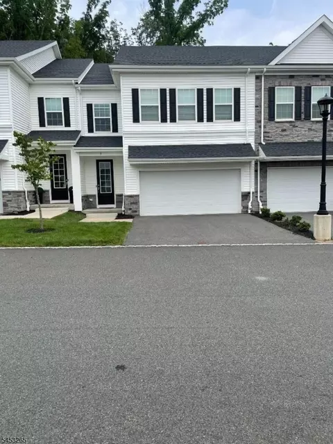 3 Myers Ter, Morris Plains, NJ 07950
