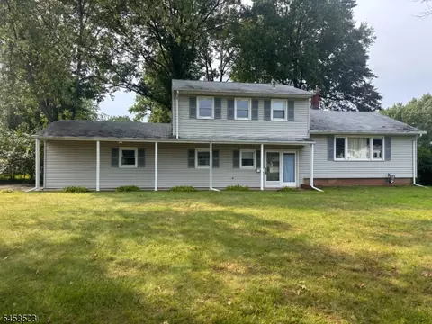 190 Jupitor St, Clark, NJ 07066