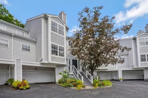 1308 Grandview Ct, Whippany, NJ 07981