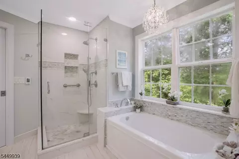 1308 Grandview Ct, Whippany, NJ 07981
