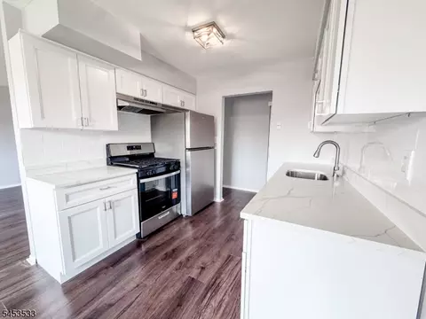 Kitchen - 401 Highway22b41uh, Plainfield, NJ 07060 photo 2 of 5