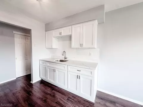 Kitchen - 401 Highway22b41uh, Plainfield, NJ 07060 photo 4 of 5