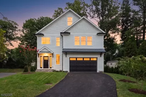 21 Woodruff Ct, New Providence, NJ 07974