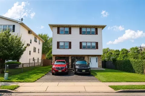 19 Village Pl, Secaucus, NJ 07094