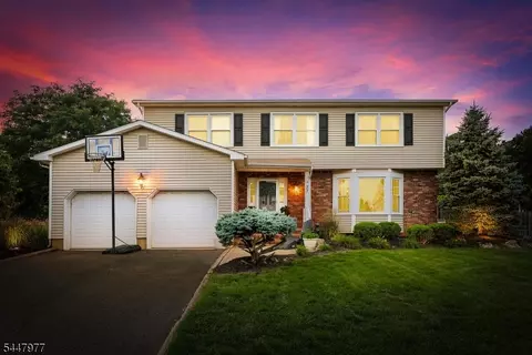 77 Rohill Rd, Hillsborough, NJ 08844
