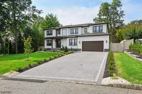 31 Farview Ave, Cedar Knolls, NJ 07927