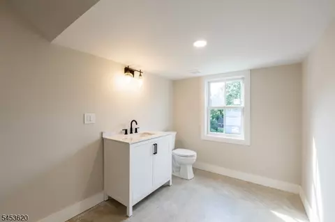 Bath - 30 E Main St, Mendham, NJ 07945 photo 8 of 9