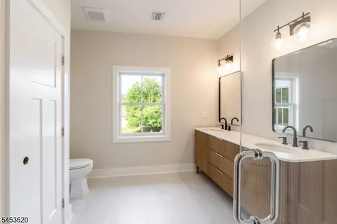 Bath - 30 E Main St, Mendham, NJ 07945 photo 3 of 9