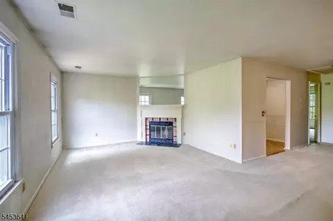 89 Jamestown Rd, Basking Ridge, NJ 07920