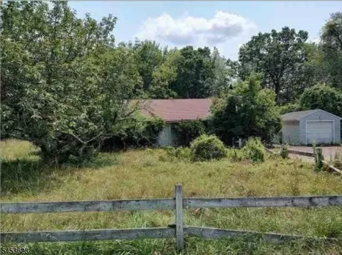 547 Kemah Lake Rd, Branchville, NJ 07826