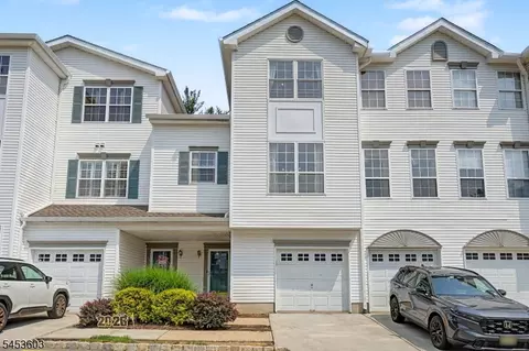 7 Caroline Foster Ct, Morristown, NJ 07960