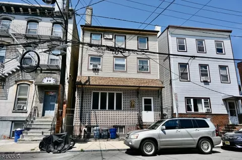 77 Columbia St #3, Newark, NJ 07102