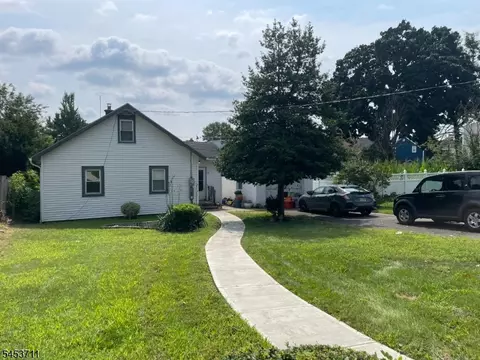 16 Bayard Pl, Newark, NJ 07106