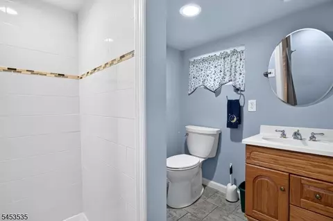 Bath - 1 Perry Pl, Springfield, NJ 07081 photo 2 of 2