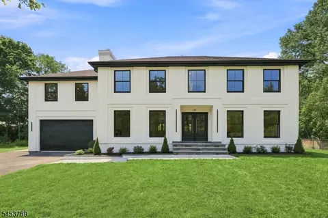 41 Pino Ct, Clifton, NJ 07013