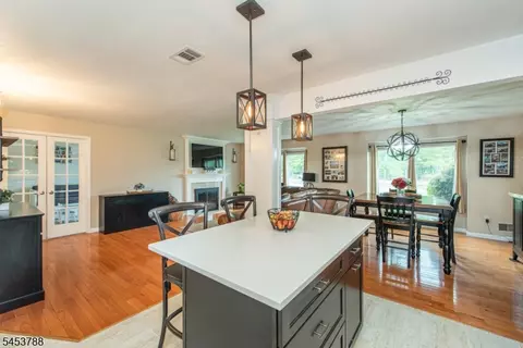 3 Freedom Ct, Montville, NJ 07045