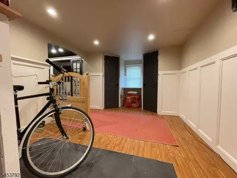Entry Way - 61 Travelo Dr, Wayne, NJ 07470 photo 4 of 6