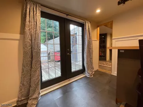 Entry Way - 61 Travelo Dr, Wayne, NJ 07470 photo 6 of 6
