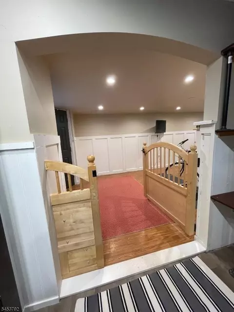 Entry Way - 61 Travelo Dr, Wayne, NJ 07470 photo 3 of 6
