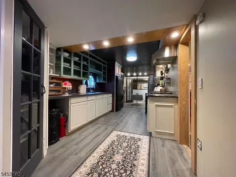 Entry Way - 61 Travelo Dr, Wayne, NJ 07470 photo 1 of 6