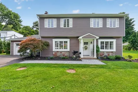392 Monroe Ave, Wyckoff, NJ 07481