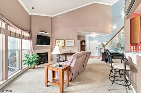 4 Waterman Ln #412, Hillsborough, NJ 08844