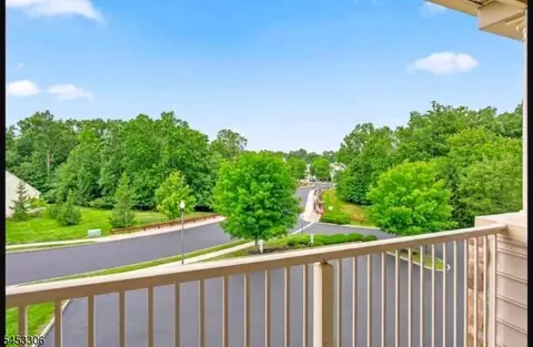 4 Waterman Ln #412, Hillsborough, NJ 08844