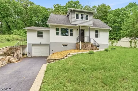 30 Chestnut Ter, Rockaway, NJ 07866