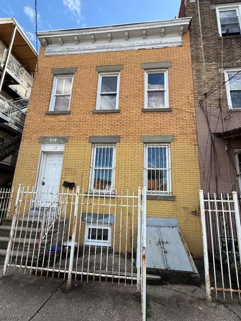 210 Berkeley Ave, Newark, NJ 07107