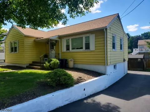 11 Bullens Ave, Wayne, NJ 07470