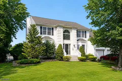 20 Gregory St, Hazlet, NJ 07730