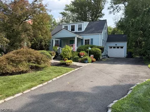 37 Kings Rd, Chatham, NJ 07928