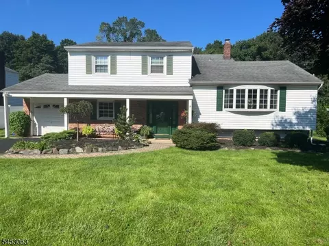 83 Drake Rd, Somerset, NJ 08873
