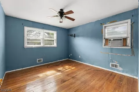 Bedroom - 454 Plainfield Rd, Edison, NJ 08820 photo 1 of 5