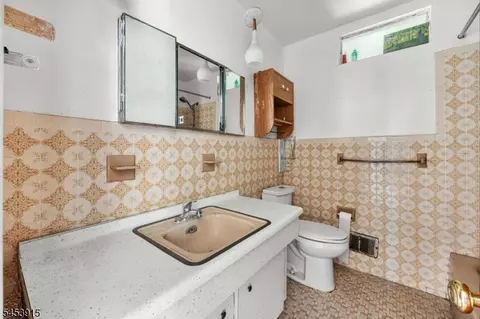 Bath - 454 Plainfield Rd, Edison, NJ 08820 photo 2 of 2