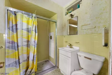 Bath - 454 Plainfield Rd, Edison, NJ 08820 photo 1 of 2