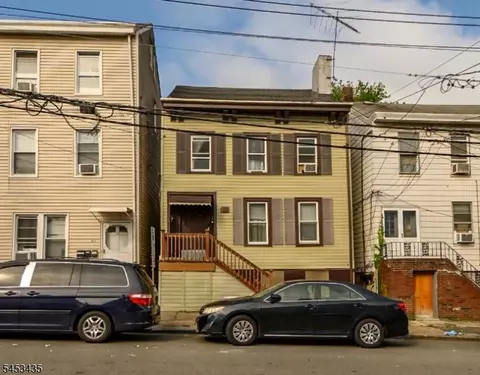 160 Mill St, Paterson, NJ 07501