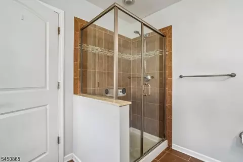 Bath - 5 Alexanders Rd, Hackettstown, NJ 07840 photo 3 of 5
