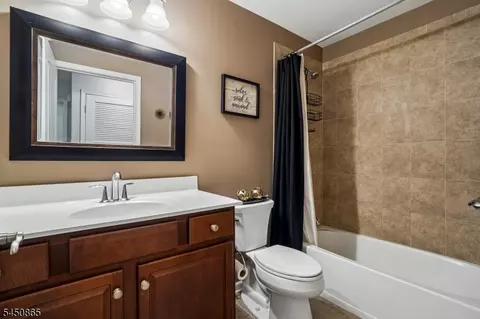 Bath - 5 Alexanders Rd, Hackettstown, NJ 07840 photo 5 of 5