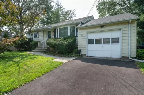 23 C St, Middlesex, NJ 08846