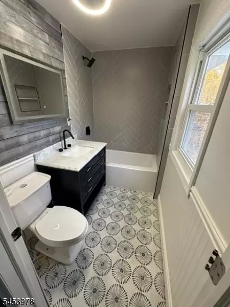 Bath - 1209 Central Ave, Plainfield, NJ 07060 photo 1 of 1