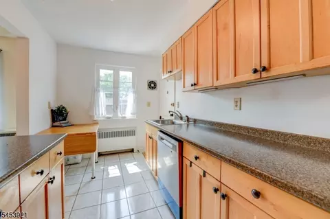 51 Troy Dr # B, Springfield, NJ 07081 photo 6