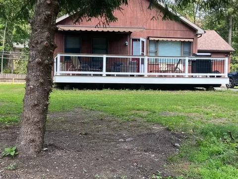 25 Risler St, Stockton, NJ 08559